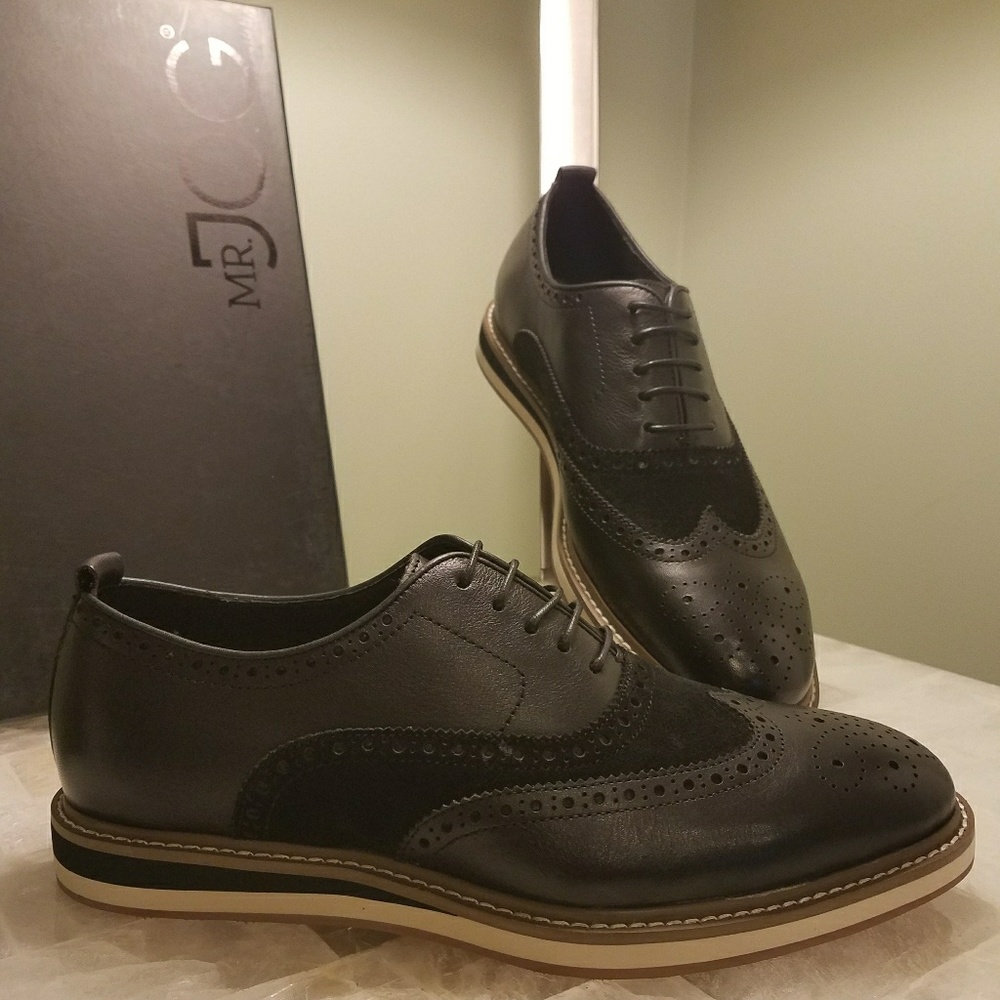 Shoes - Picture 4 of 8